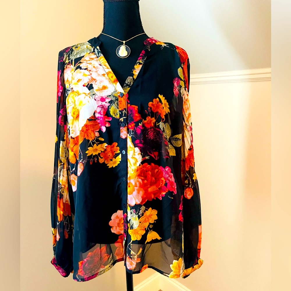 Worthington Floral long  sleeves  Sheer blouse